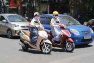 Hà Nội nắng nóng đặc biệt gay gắt, nhiệt độ trên 40 độ C