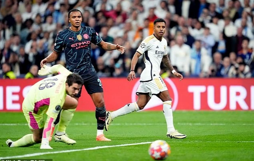 HLV Ancelotti thừa nhận cảm thấy sốc trước 2 siêu phẩm của Man City - 2 HLV Ancelotti thừa nhận cảm thấy sốc trước 2 siêu phẩm của Man City - 2