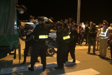 Xử lý hàng chục thanh niên lạng lách, đánh võng trong đêm