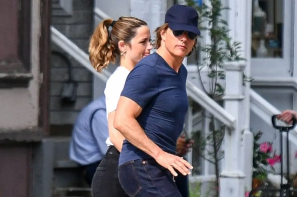 Tom Cruise chia tay người đẹp kém 26 tuổi - 1 Tom Cruise chia tay người đẹp kém 26 tuổi - 1