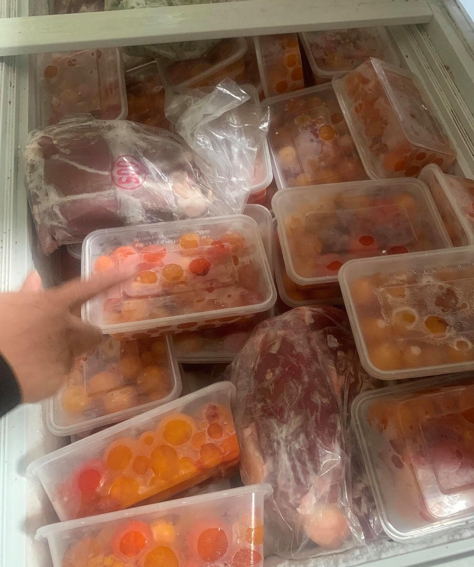 Phát hiện hàng nghìn con chim sẻ, nội tạng động vật cất giấu trong tủ đông - 1 Phát hiện hàng nghìn con chim sẻ, nội tạng động vật cất giấu trong tủ đông - 1
