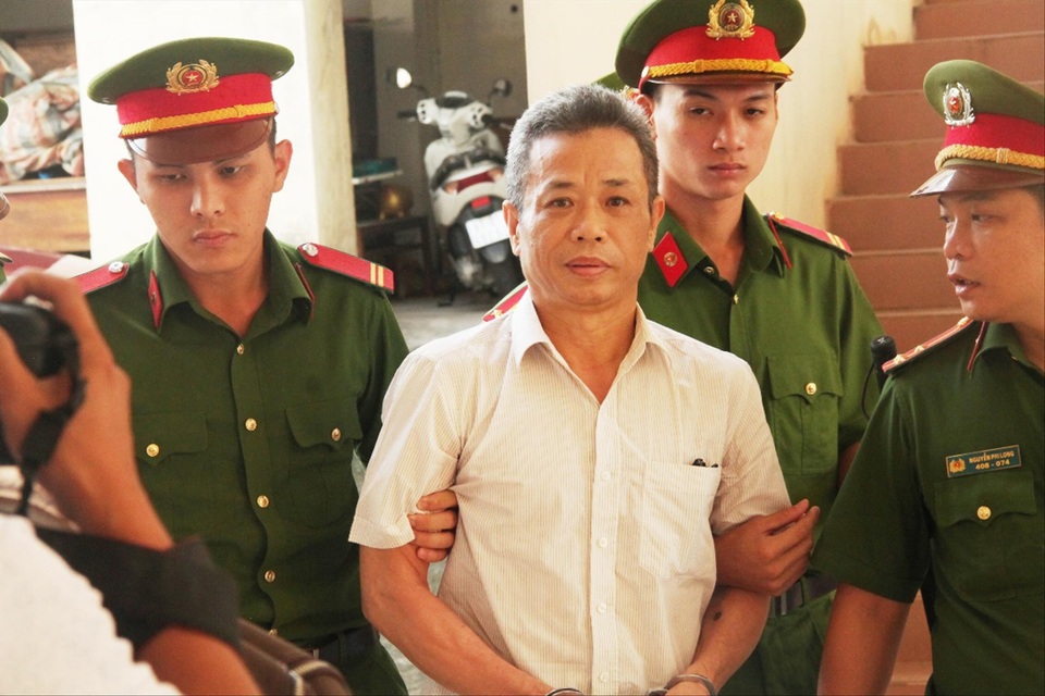 Vụ Bí thư thị xã Bến Cát: Tài sản nhà nước không bị xâm phạm? - 2 Vụ Bí thư thị xã Bến Cát: Tài sản nhà nước không bị xâm phạm? - 2