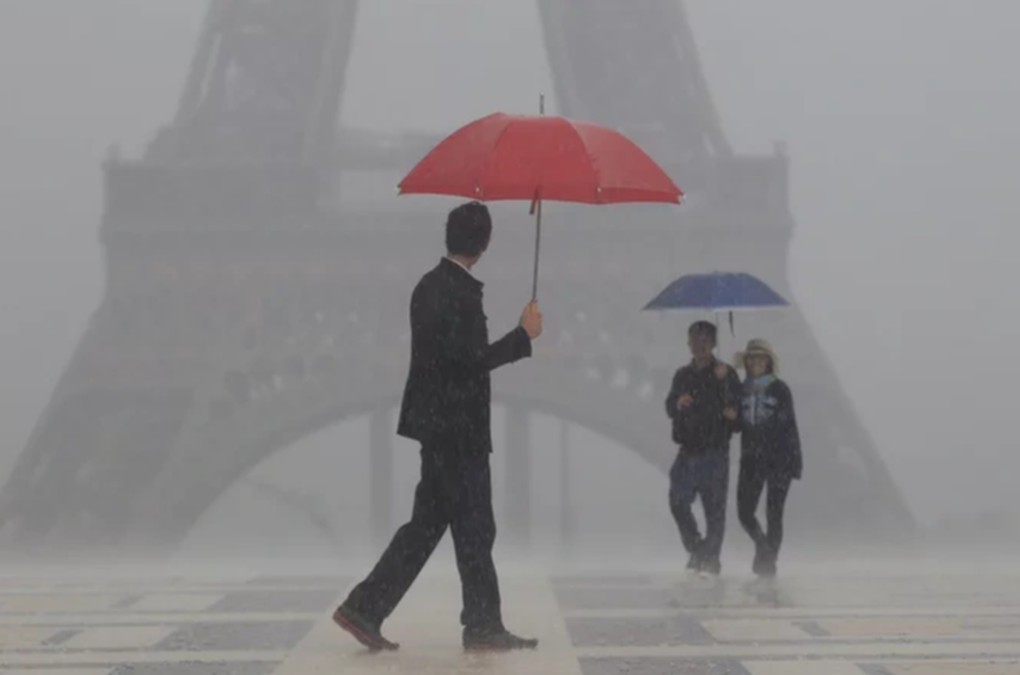 Paris sắp chứng kiến cơn mưa nhựa - 1 Paris sắp chứng kiến cơn mưa nhựa - 1