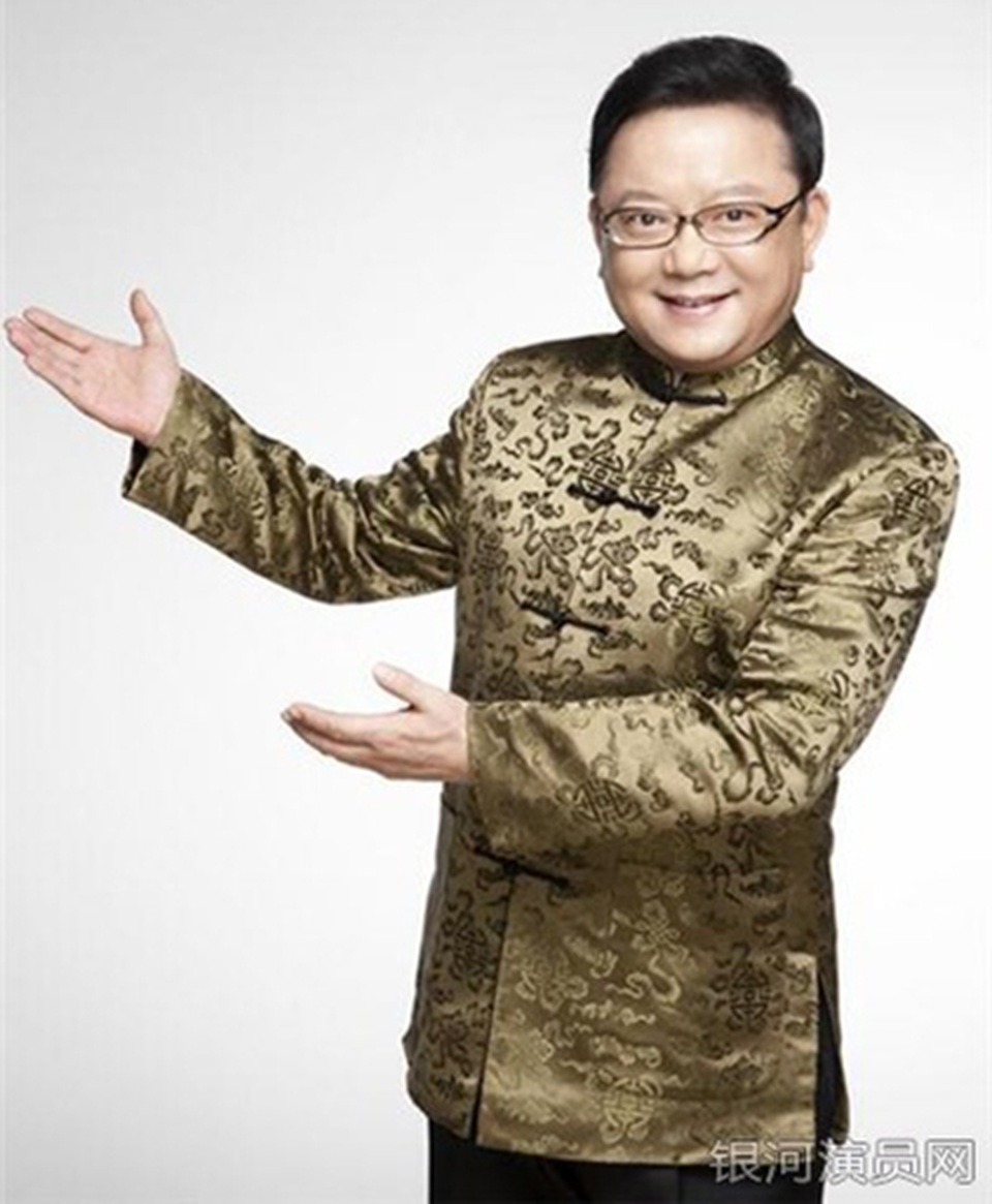 Hòa Thân Vương Cương sống sung túc bên người vợ kém 20 tuổi - 18