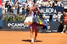 Nadal dừng bước sớm tại Rome Masters, từ chối nhận lễ tri ân