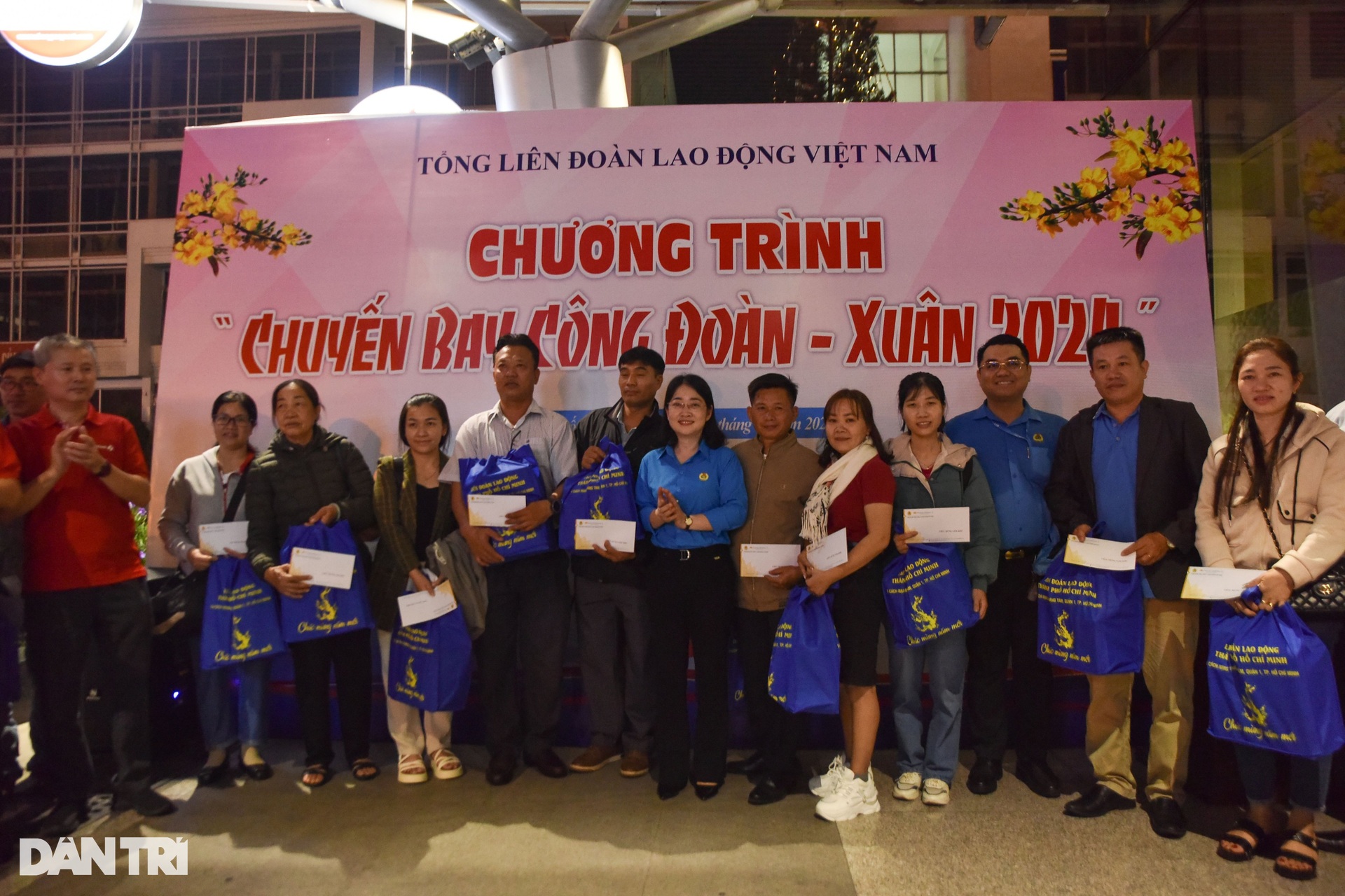Chuyến bay 0 đồng đưa công nhân về quê đón Tết Nguyên đán - 5 Chuyến bay 0 đồng đưa công nhân về quê đón Tết Nguyên đán - 5
