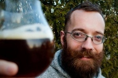 Người đàn ông chỉ uống bia để sống trong 40 ngày