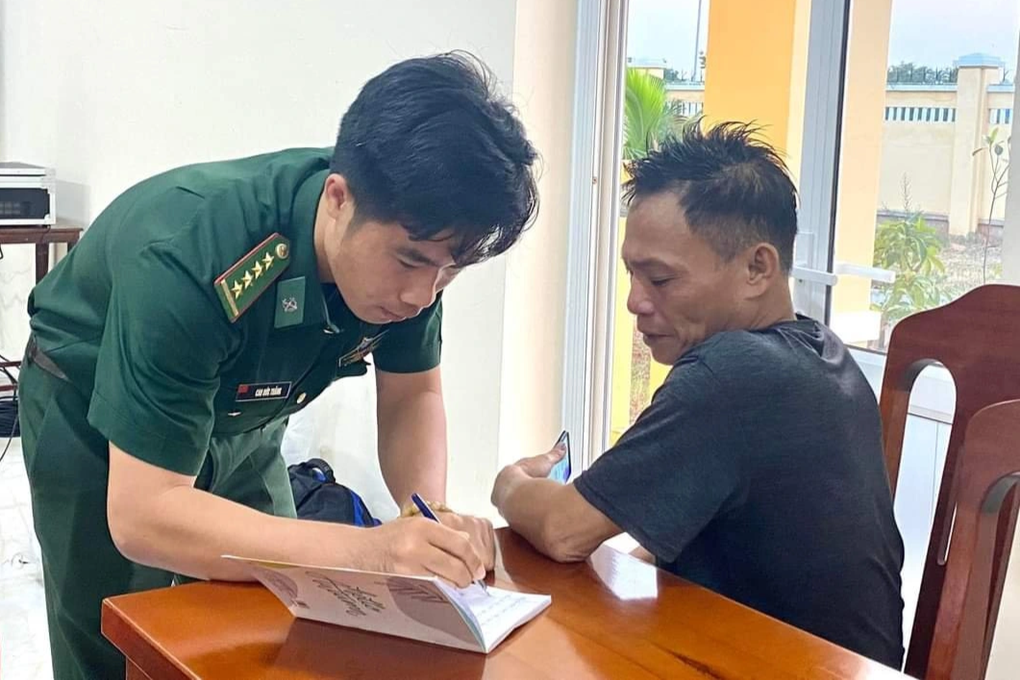 Tàu Xuyên Á gặp sự cố trên biển Bình Thuận, 11 người được cứu nạn - 2 Tàu Xuyên Á gặp sự cố trên biển Bình Thuận, 11 người được cứu nạn - 2