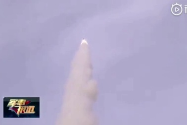 Trung Quốc công bố video thử tên lửa để "nắn gân" Mỹ