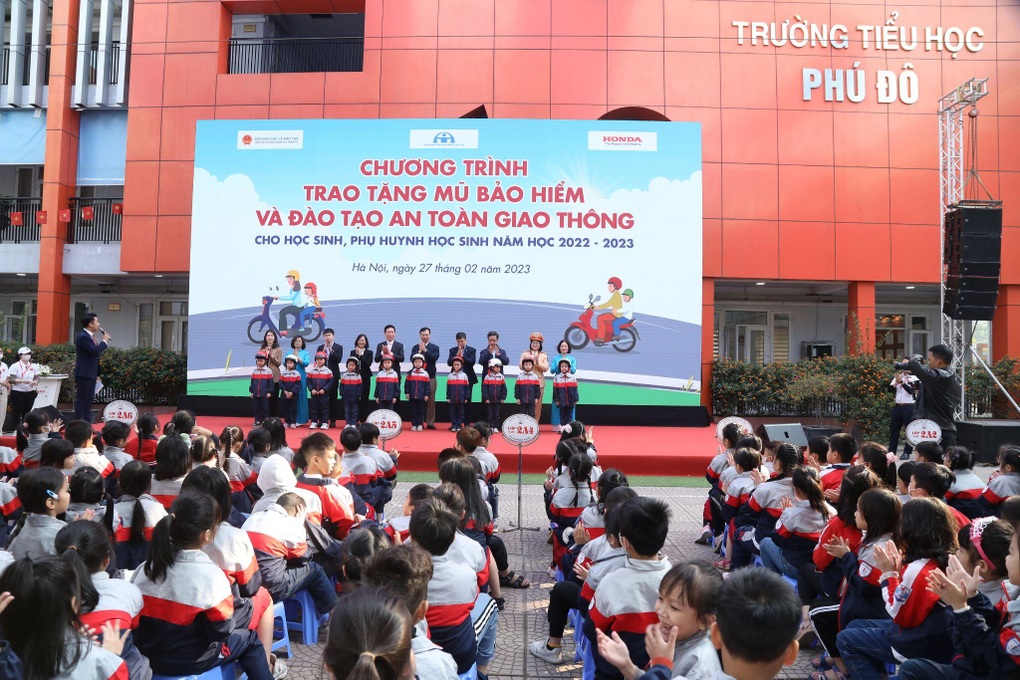 Honda Việt Nam đào tạo kiến thức an toàn giao thông cho phụ huynh, học sinh - 1 Honda Việt Nam đào tạo kiến thức an toàn giao thông cho phụ huynh, học sinh - 1