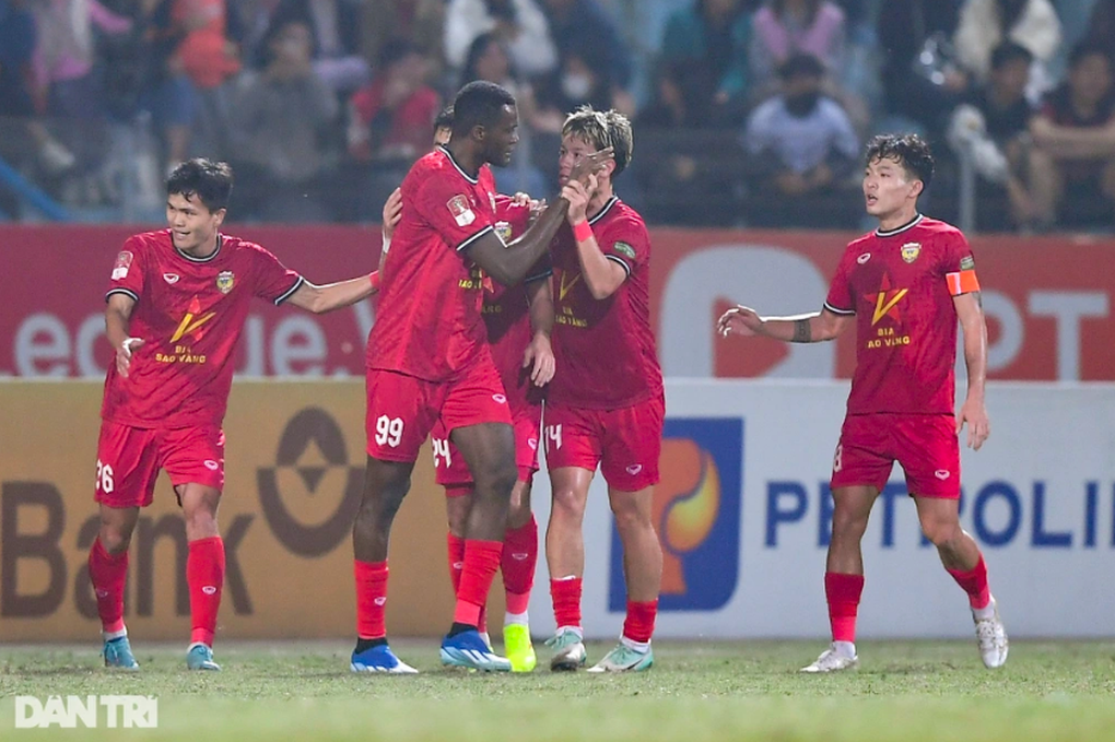 Khả năng trụ hạng của CLB Hà Tĩnh thế nào sau vụ 5 cầu thủ bị kỷ luật? - 2