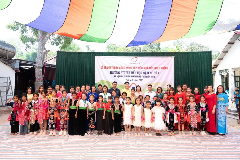 Quỹ Thiện Tâm nhận Huân chương lao động hạng Nhất - 2 Quỹ Thiện Tâm nhận Huân chương lao động hạng Nhất - 2