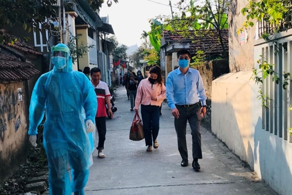 Cô gái trở về từ vùng dịch Hàn Quốc có dấu hiệu sốt, cách ly thêm 16 người - 2 Cô gái trở về từ vùng dịch Hàn Quốc có dấu hiệu sốt, cách ly thêm 16 người - 2