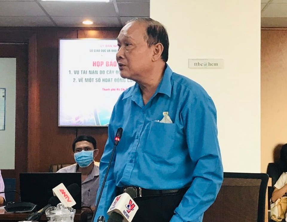 Khi em bị cây đè, cô giáo còn đưa nước cho em... - 2 Khi em bị cây đè, cô giáo còn đưa nước cho em... - 2
