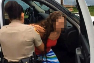 Mẹ ác nhân quay video lạm dụng con gái 16 tháng tuổi rồi gửi cho bạn trai