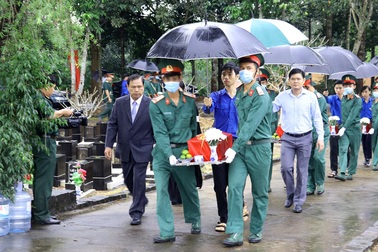 Truy điệu, an táng 58 hài cốt liệt sĩ