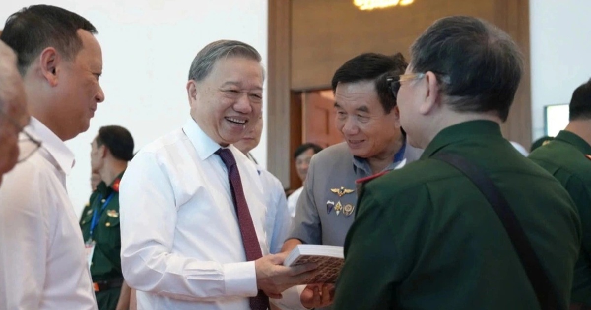 Tổng Bí thư Tô Lâm gặp gỡ cựu chiến binh Chiến dịch Hồ Chí Minh