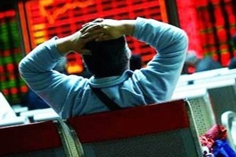 Thị trường xả cổ phiếu nóng, "cá mập" bán ròng ồ ạt