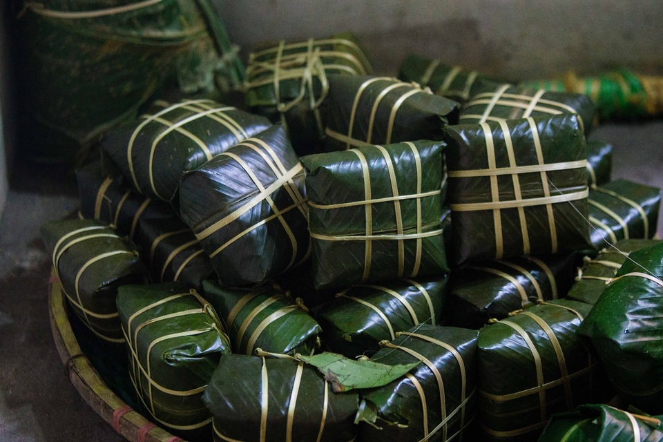 Cận cảnh “xưởng bánh” cho ra lò cả tấn bánh chưng mỗi ngày phục vụ Tết nguyên đán - 11 Cận cảnh “xưởng bánh” cho ra lò cả tấn bánh chưng mỗi ngày phục vụ Tết nguyên đán - 11