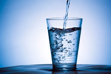 Cốc nước ấm và món quà tặng mẹ!