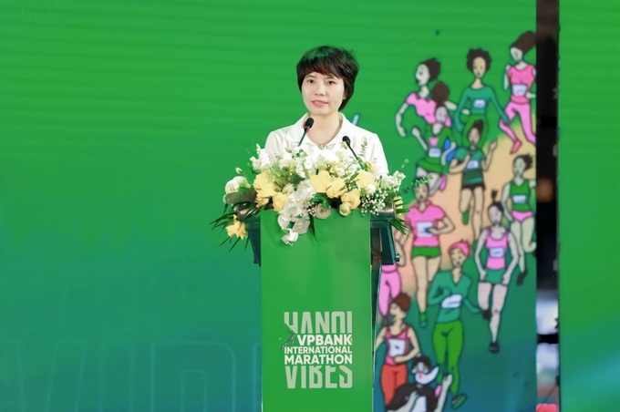 Bà Phạm Thị Nhung - Phó Tổng Giám đốc kiêm Giám đốc Khối Quản lý đối tác và Quan hệ đối ngoại VPBank phát biểu tại lễ Khai mạc