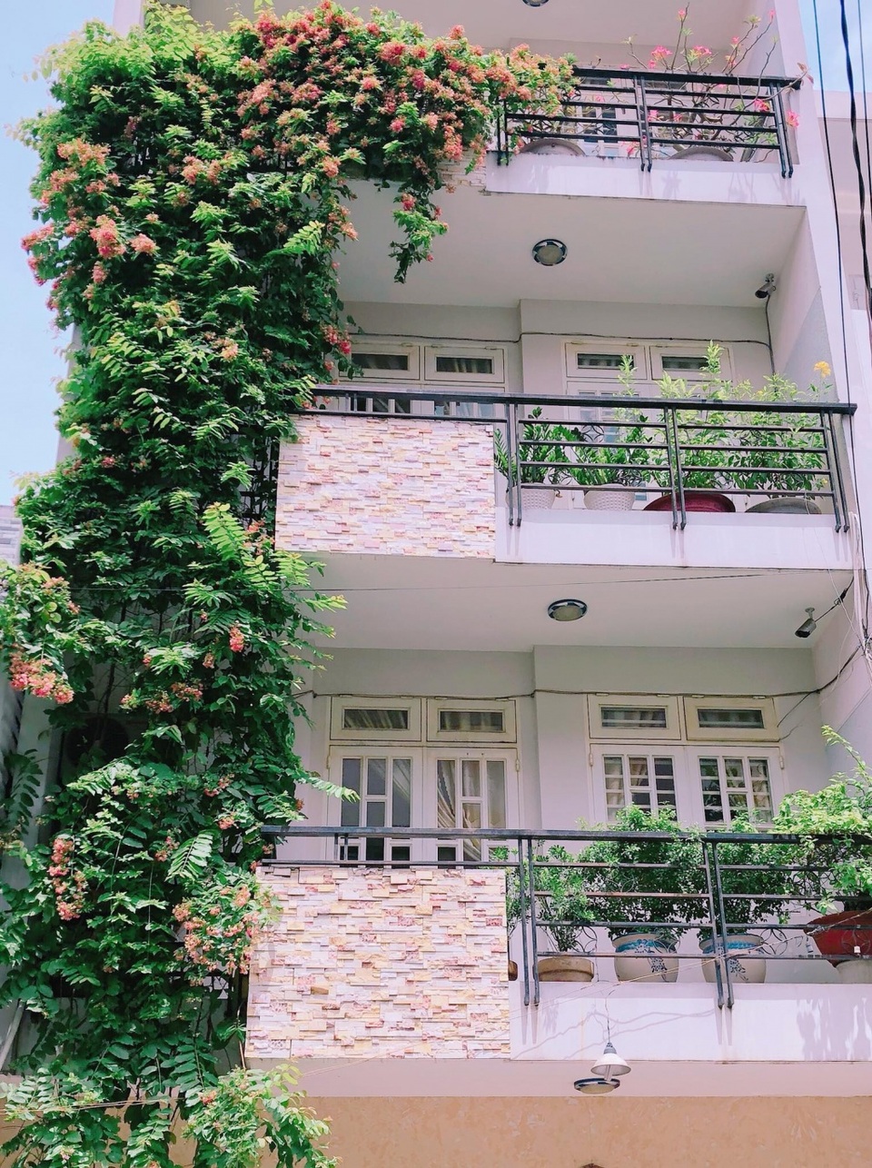 Đã mắt với những ngôi nhà phủ đầy hoa, ngỡ chỉ có trong cổ tích ở Việt Nam - 8 Đã mắt với những ngôi nhà phủ đầy hoa, ngỡ chỉ có trong cổ tích ở Việt Nam - 8