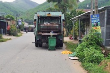 Thi thể bé trai bị bỏ trong thùng rác