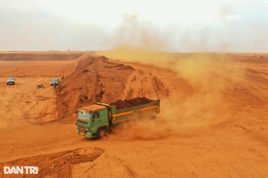 Tranh luận việc "bơm" vốn để thúc tiến độ sân bay lớn nhất nước