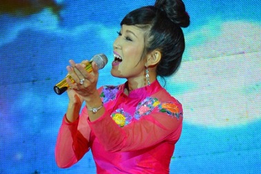 Ca sĩ hát sai lời ca khúc: Không ai bảo hộ ca từ