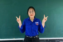 Đang đi làm xa nhà, người cha xúc động khi biết tin con đỗ thủ khoa