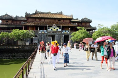 Sẽ tăng vé tham quan di tích Huế từ tháng 4/2015