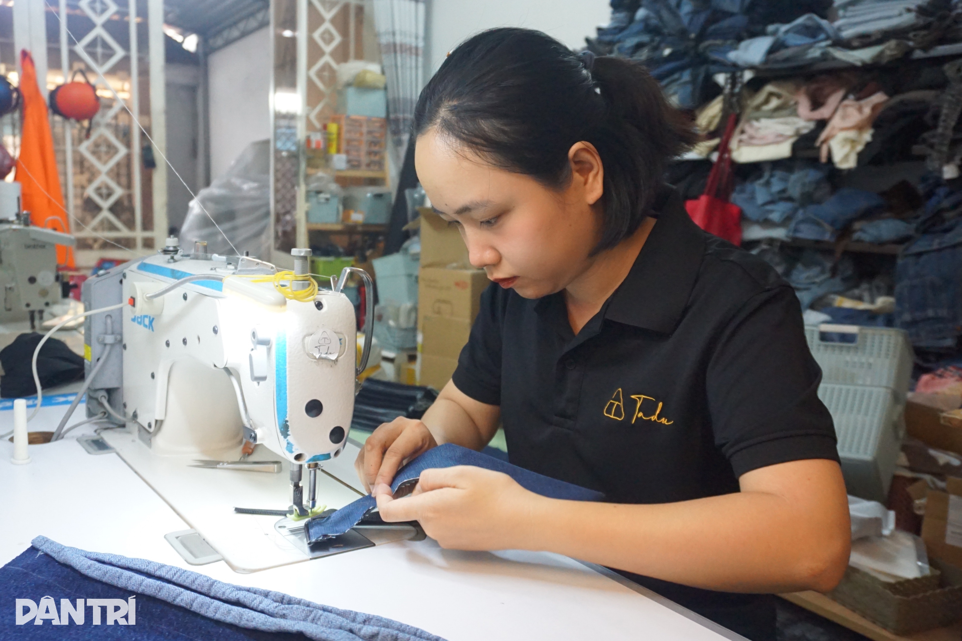 Nghỉ việc văn phòng, cô gái TPHCM dùng thứ bỏ đi thu về chục triệu/tháng - 1 Nghỉ việc văn phòng, cô gái TPHCM dùng thứ bỏ đi thu về chục triệu/tháng - 1