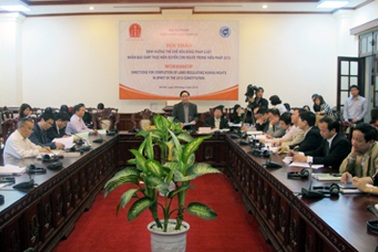 12 luật “gai góc” đang… “treo” nhiều quyền của người dân 