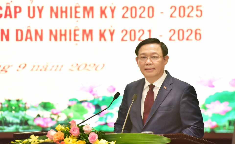 Hà Nội: 56 cán bộ chủ chốt có đơn xin nghỉ sớm, nhường ghế cho thế hệ trẻ - 1 Hà Nội: 56 cán bộ chủ chốt có đơn xin nghỉ sớm, nhường ghế cho thế hệ trẻ - 1