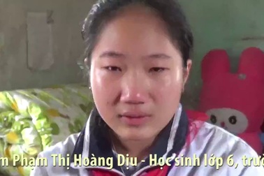 "Bố mẹ chết rồi, đừng khóc nữa em !"