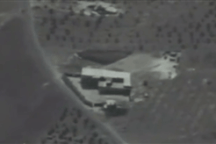 Tàu ngầm Nga dội tên lửa san phẳng hang ổ khủng bố tại Syria