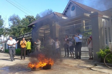 Nước giếng châm lửa đốt là... bốc cháy nghi ngút