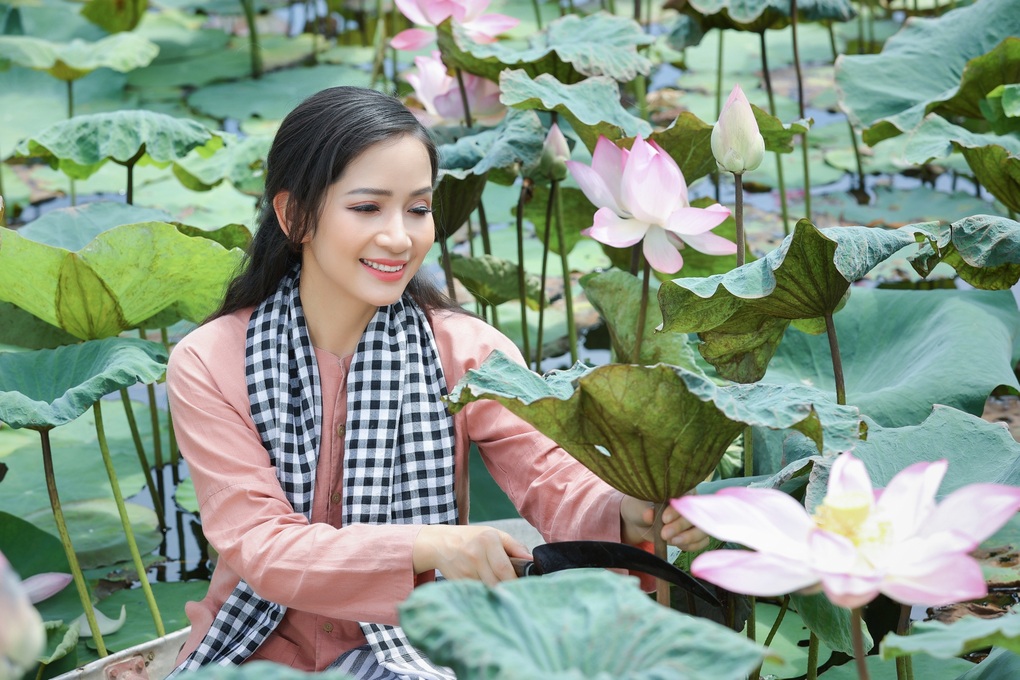 Diệu Thảo Phía trước là bầu trời gây bất ngờ với nhan sắc sau hơn 20 năm - 6 Diệu Thảo Phía trước là bầu trời gây bất ngờ với nhan sắc sau hơn 20 năm - 6