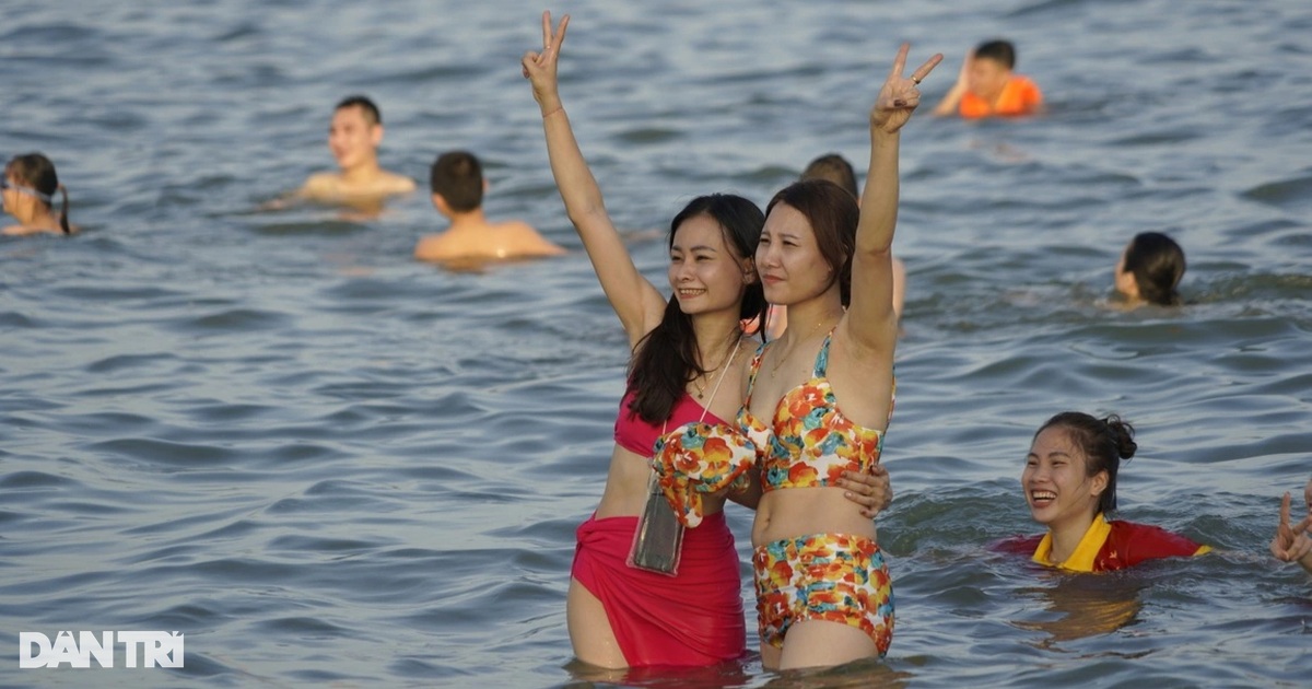 Nhiều nhà hàng ở Hạ Long bị khách tố đắt đỏ, Quảng Ninh lập đoàn kiểm tra