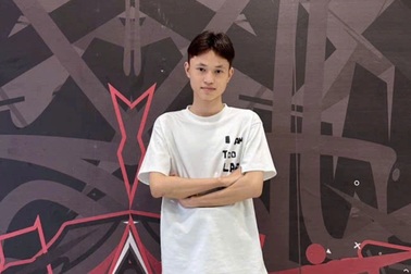 Mồ côi cha, nam sinh nỗ lực vươn lên trở thành thủ khoa khối A00 toàn quốc