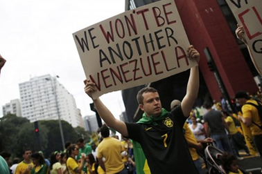 Hơn 1 triệu người Brazil xuống đường biểu tình đòi Tổng thống nhận lỗi