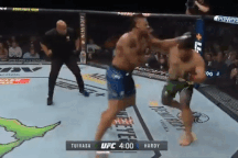 Lĩnh cú đấm cực mạnh, "Hoàng tử chiến tranh" bị hạ đo ván sau 1 phút