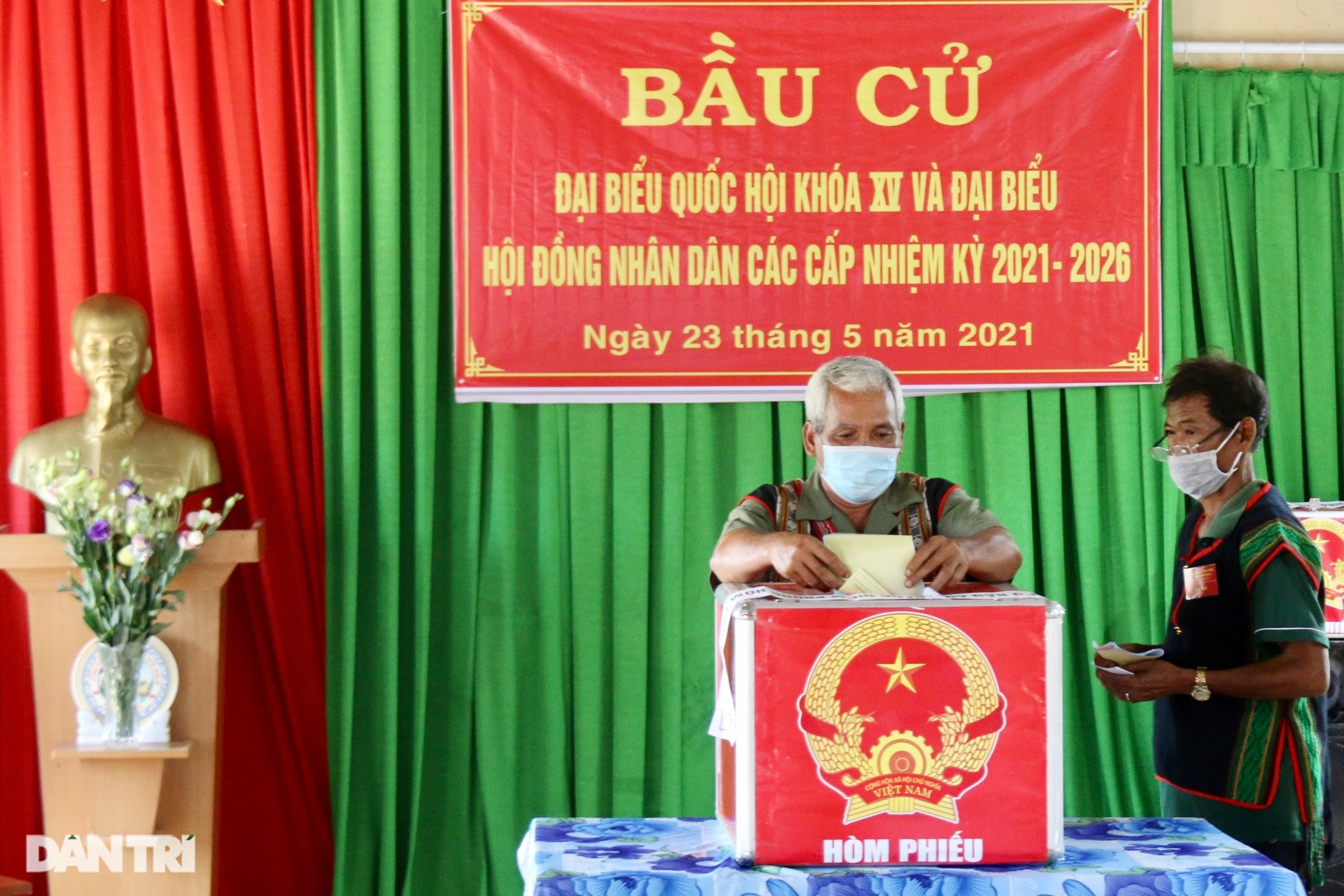 Toàn cảnh 69 triệu cử tri cả nước tham gia Ngày hội non sông - 45 Toàn cảnh 69 triệu cử tri cả nước tham gia Ngày hội non sông - 45