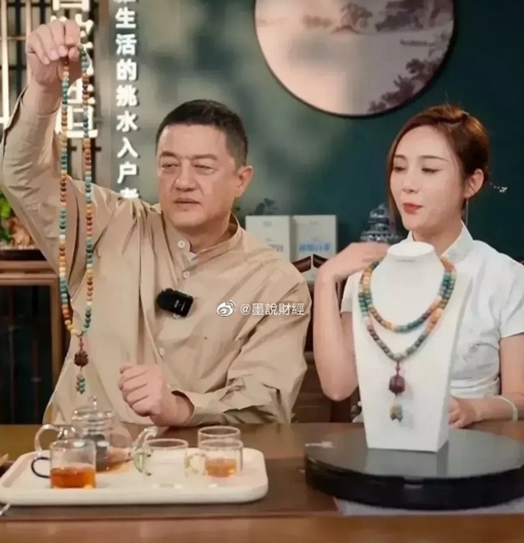Nghi vấn Quách Tĩnh Lý Á Bằng bán biệt thự về ngoại ô sống vì nợ nần - 4 Nghi vấn Quách Tĩnh Lý Á Bằng bán biệt thự về ngoại ô sống vì nợ nần - 4
