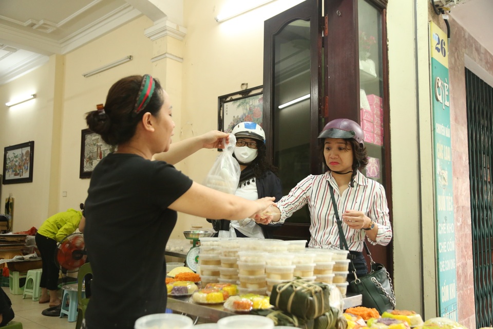 Tết Hàn thực: Dậy từ 3h sáng tất bật làm bánh trôi thu về tiền triệu - 6 Tết Hàn thực: Dậy từ 3h sáng tất bật làm bánh trôi thu về tiền triệu - 6