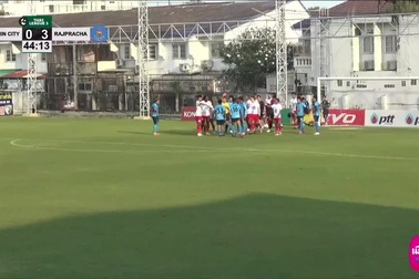 Cầu thủ Thái nhận cái kết đắng vì đấm trọng tài, Madam Pang ra lệnh khẩn