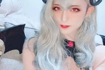 “Hot girl” nổi tiếng mạng xã hội gây sốc khi tiết lộ chân dung thật