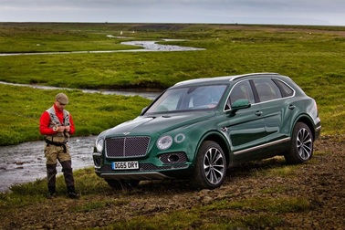Bentley Bentayga Fly Fishing - Khi nhà giàu đi câu cá
