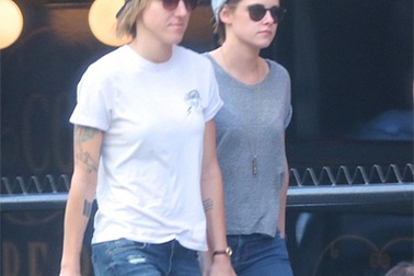 Kristen Stewart hẹn hò người đồng giới?