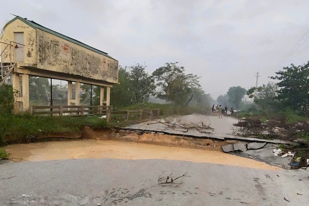 Vỡ bờ sông Vinh, nước tràn vào khu đô thị - 1 Vỡ bờ sông Vinh, nước tràn vào khu đô thị - 1